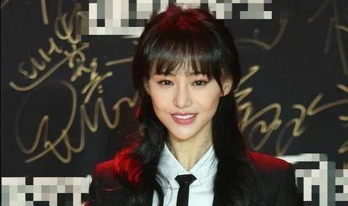 娱乐吃瓜女明星恋爱,瓜田里的爱情故事，女明星们的甜蜜纠葛