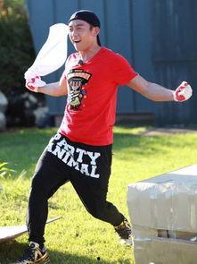 娱乐吃瓜酱明星踢球,明星足球场上的风采瞬间