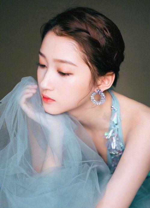 爱豆吃瓜娱乐酱关晓彤,爱豆吃瓜娱乐酱，揭秘明星背后的故事