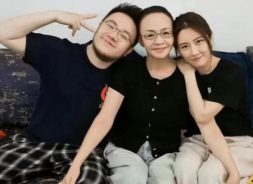 八卦吃瓜娱乐博主视频,八卦吃瓜达人带你揭秘热门视频幕后故事