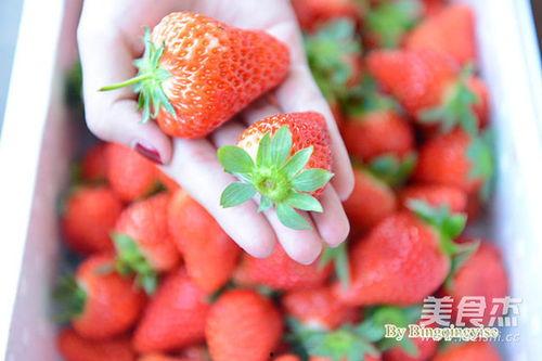 娱乐吃瓜君 草莓果酱,娱乐吃瓜君带你揭秘甜蜜背后的故事