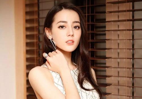 娱乐吃瓜酱秋天长头发,揭秘娱乐圈明星秋季长发新潮流