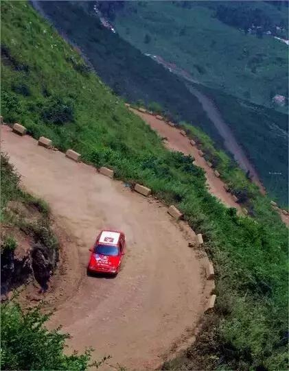 娱乐吃瓜酱拐进山里